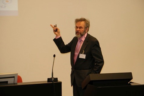 http://www.isorbe.com/content_upload/images/Prof.Kalevi%20Kairemo%20presenting%20a%20lecture%20on%20stem%20cell%20labeling.jpg